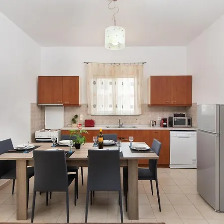 Kiriakos Family Suites R אפאנטו